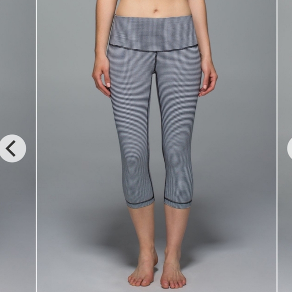 lululemon athletica Pants - Lululemon Wunder Under Crop II